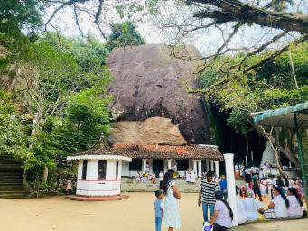 Pillikuttuwa Raja Maha Viharaya: A Hidden Forest Temple with 99 Caves